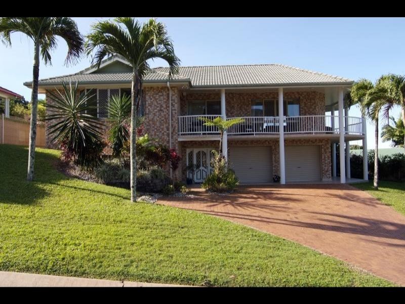 40 Summer Hill Close, Mooroobool QLD 4870
