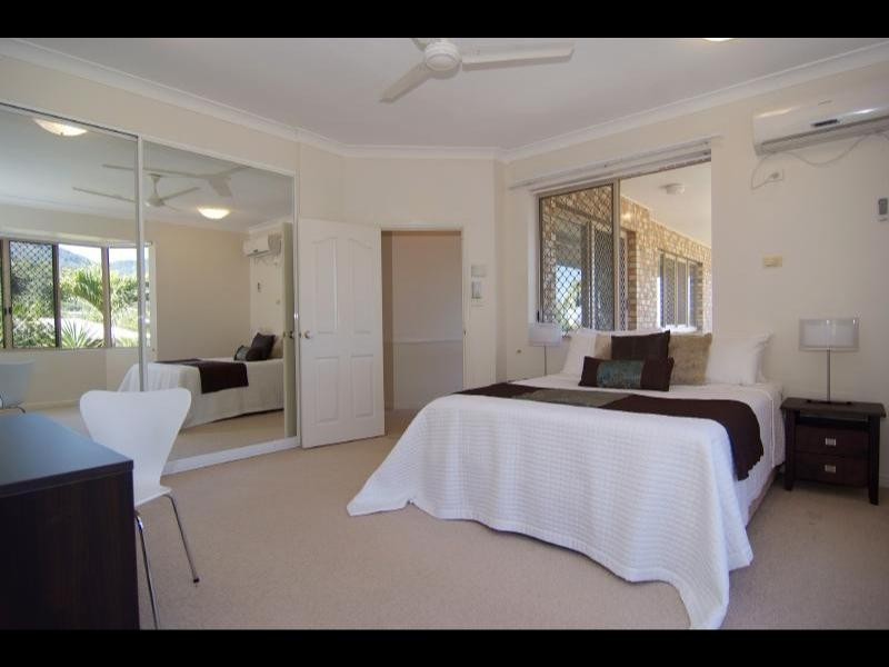 40 Summer Hill Close, Mooroobool QLD 4870
