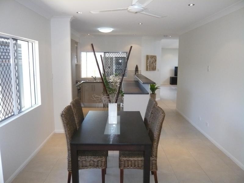 101 Hideaway Close, Palm Cove QLD 4879