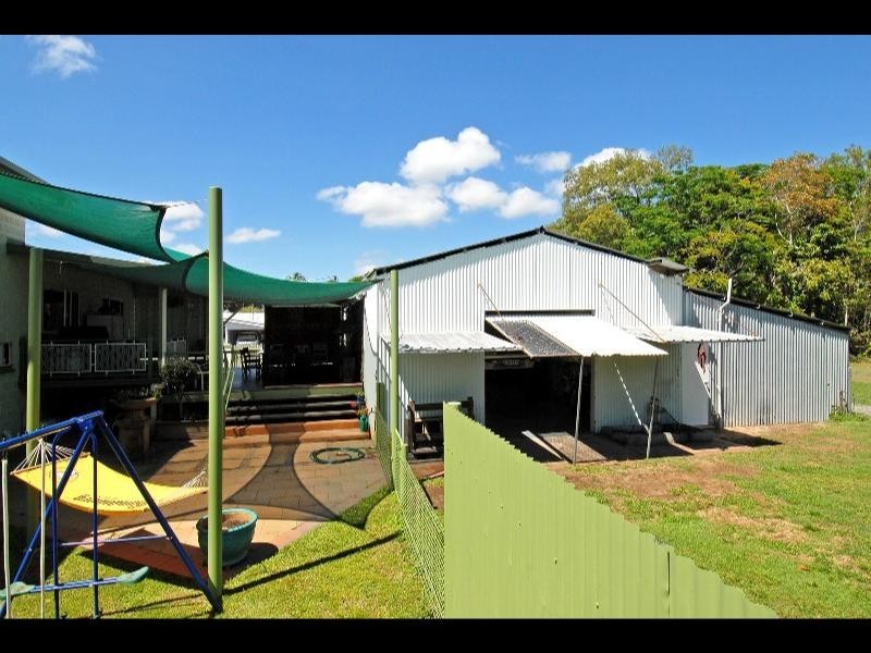 39 Christensen St, Machans Beach QLD 4878