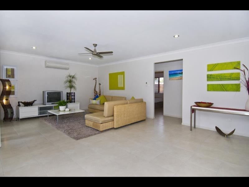 35 Irridescent Close, Trinity Park QLD 4879