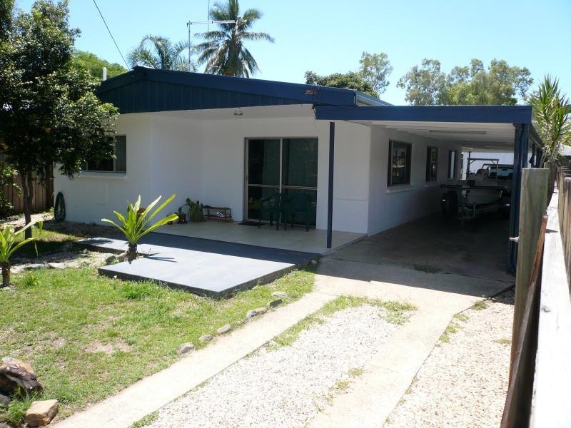 42 Christensen Street, Machans Beach QLD 4878
