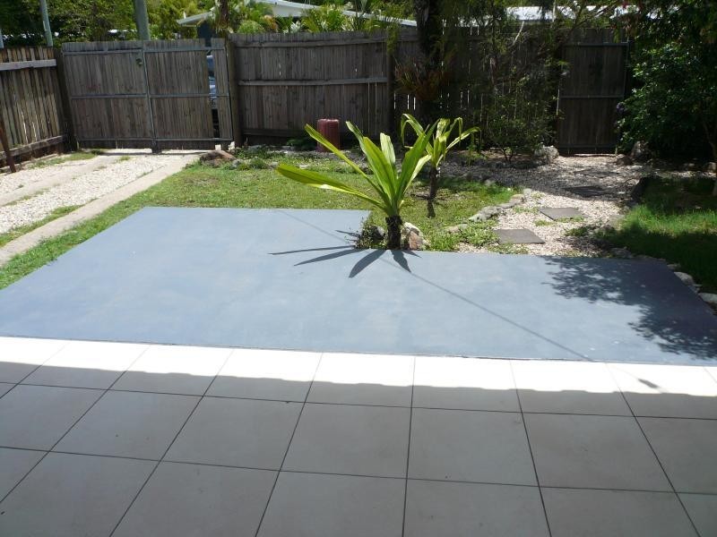 42 Christensen Street, Machans Beach QLD 4878