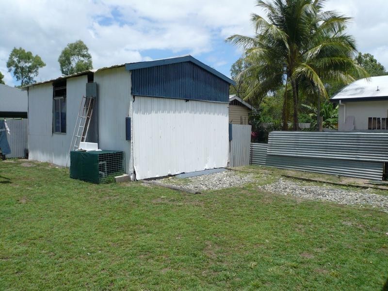 42 Christensen Street, Machans Beach QLD 4878