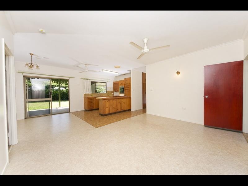 6 Gardenia Ct, Mooroobool QLD 4870