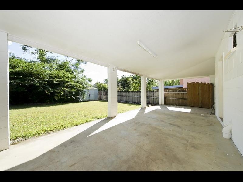 6 Gardenia Ct, Mooroobool QLD 4870