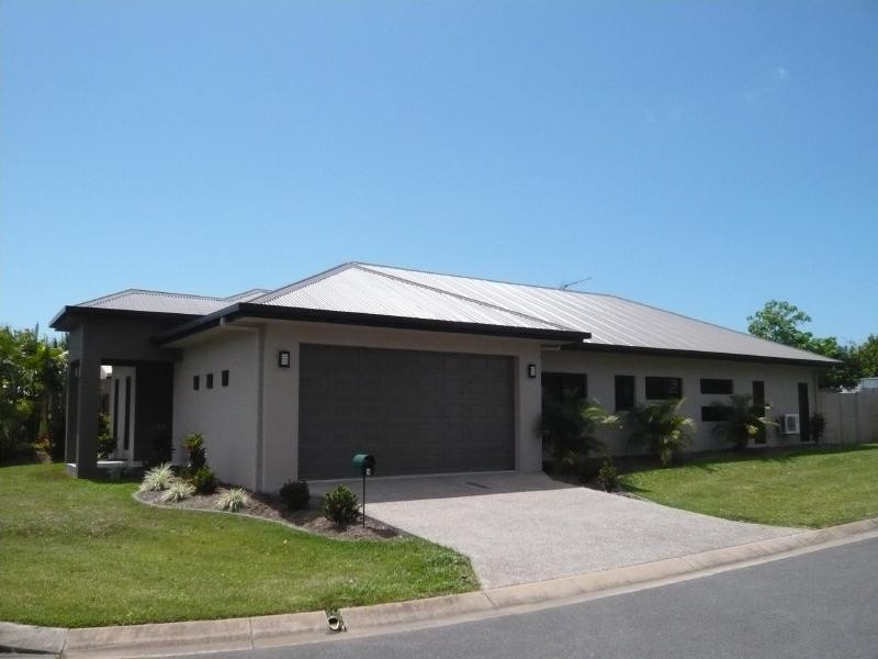 9 Plaintain Street, Kewarra Beach QLD 4879