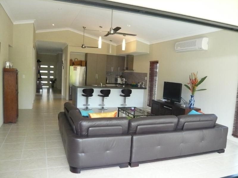 9 Plaintain Street, Kewarra Beach QLD 4879