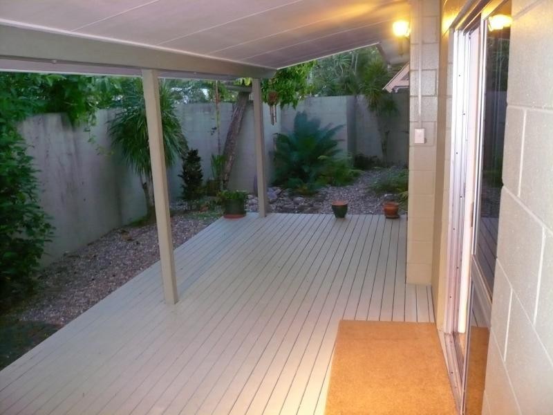 1/249 Pease Street, Edge Hill QLD 4870