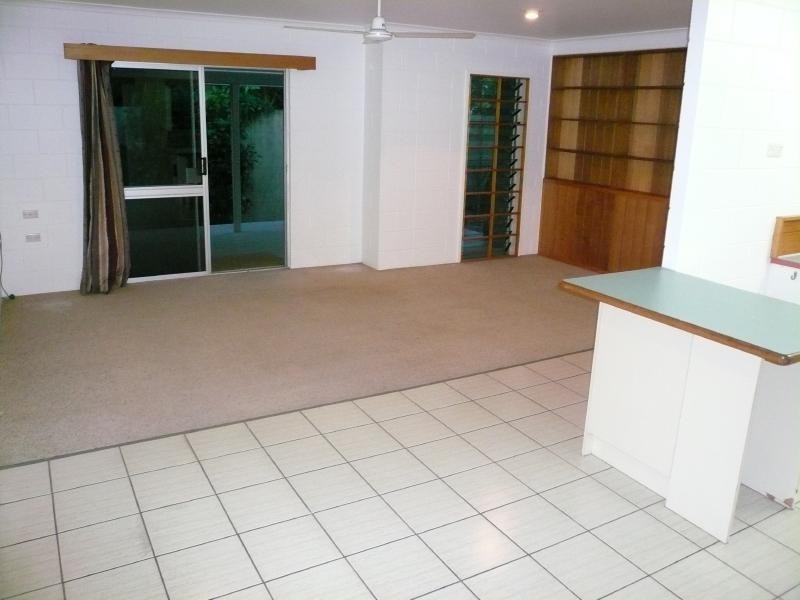 1/249 Pease Street, Edge Hill QLD 4870