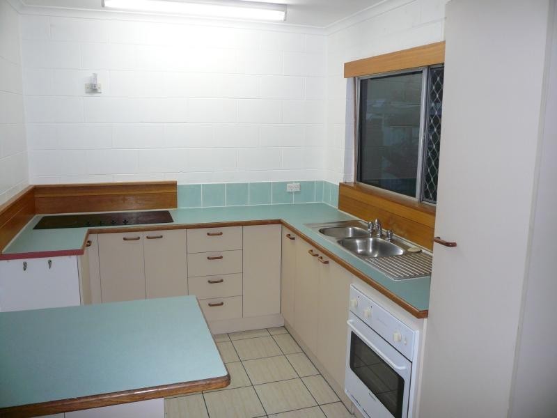 1/249 Pease Street, Edge Hill QLD 4870