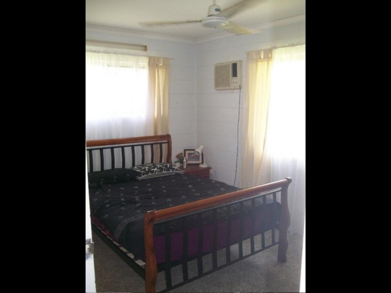 2/8  Holden Close, Whitfield QLD 4870