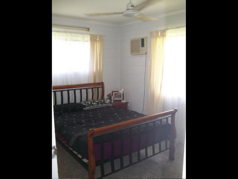 2/8 Holden Close, Whitfield QLD 4870