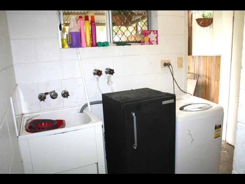 2/8 Holden Close, Whitfield QLD 4870