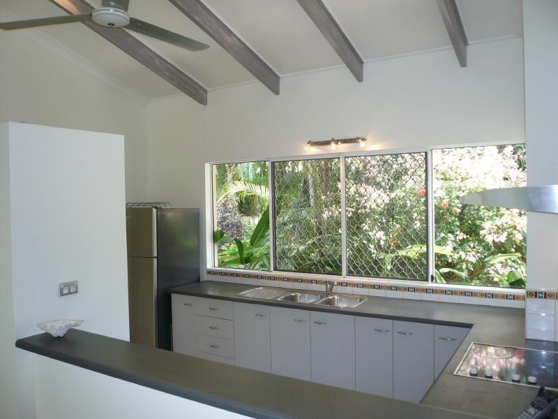 7 Cassandra Close, Mooroobool QLD 4870