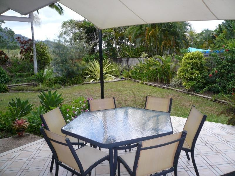 7 Cassandra Close, Mooroobool QLD 4870