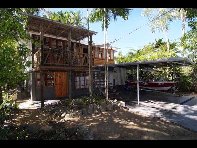 174  Martyn Street, Manunda QLD 4870