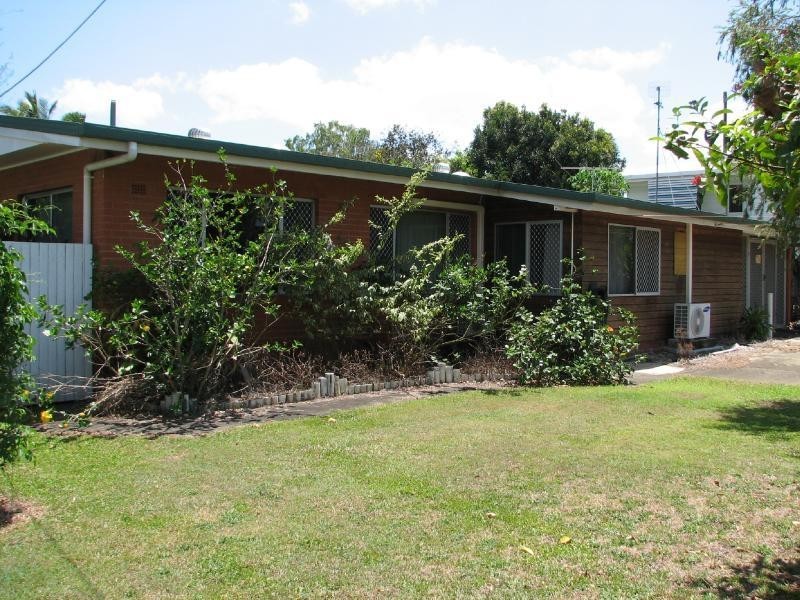 4  Dollisson Street, Manunda QLD 4870