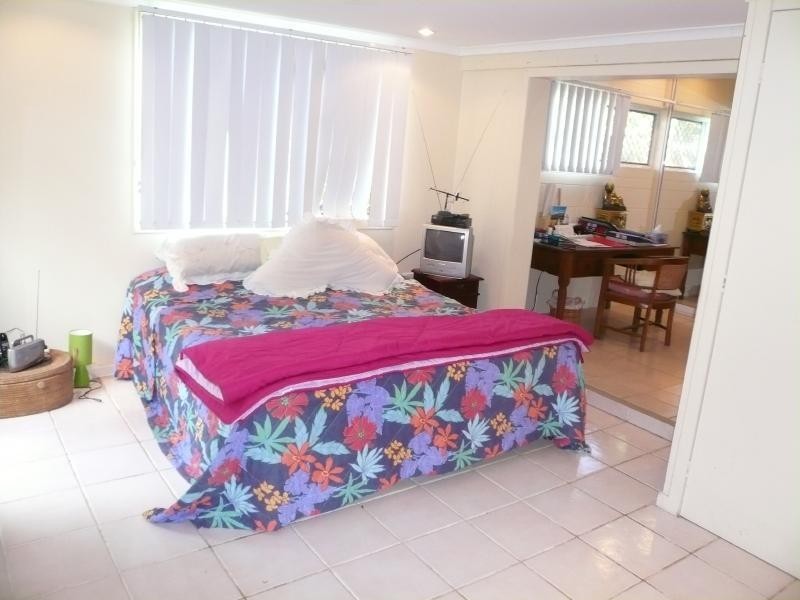 6 Lawson Street, Kanimbla QLD 4870