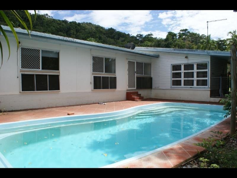 209 Jensen Street, Whitfield QLD 4870