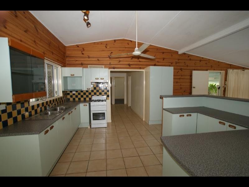 209 Jensen Street, Whitfield QLD 4870
