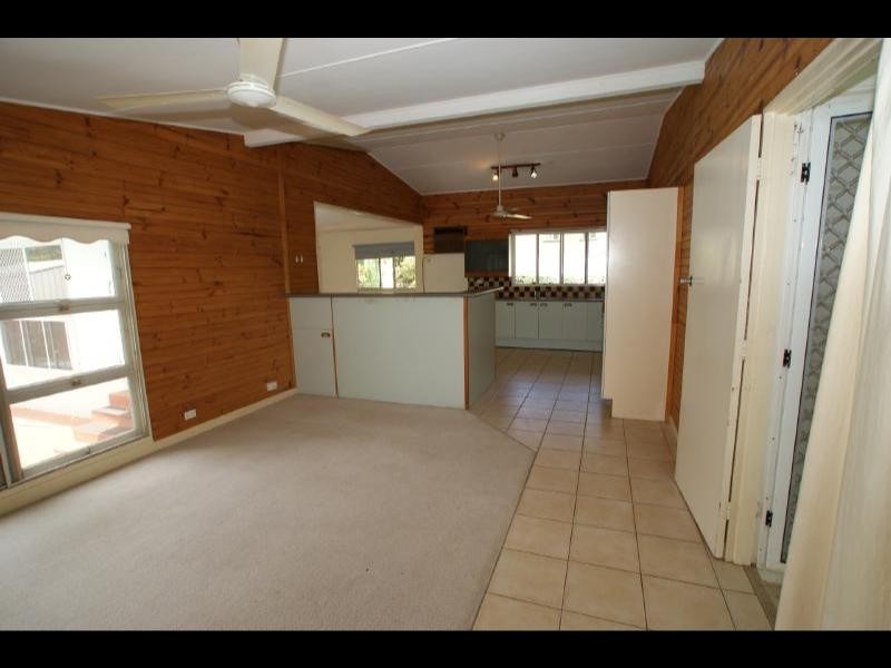 209 Jensen Street, Whitfield QLD 4870