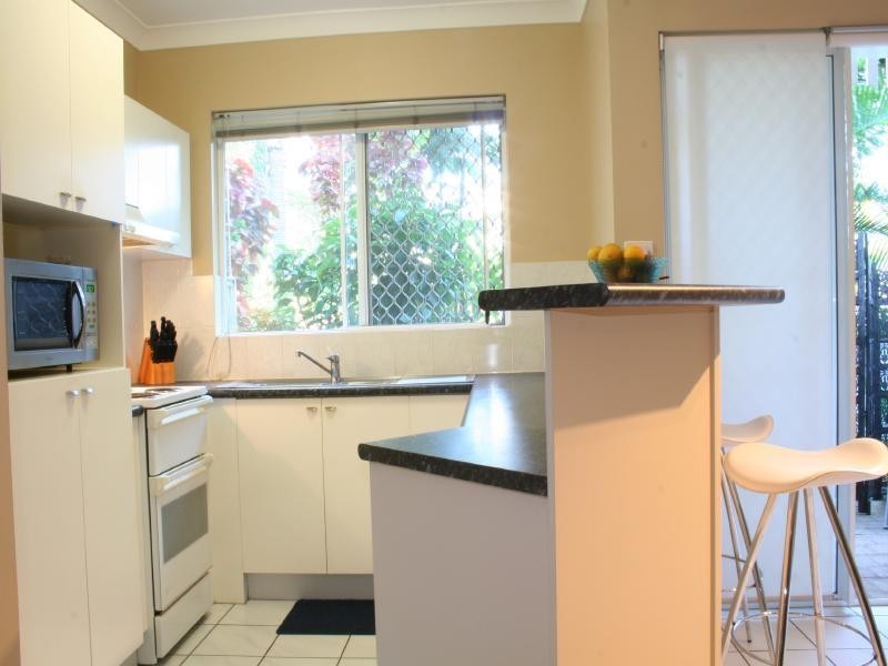 6/10 Grantala Street, Manoora QLD 4870