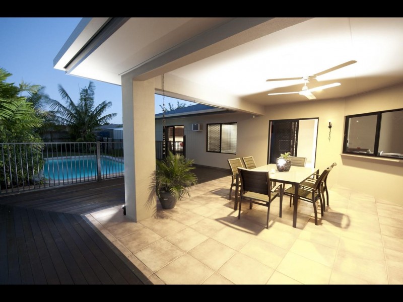 35 Bassett Street, Kanimbla QLD 4870