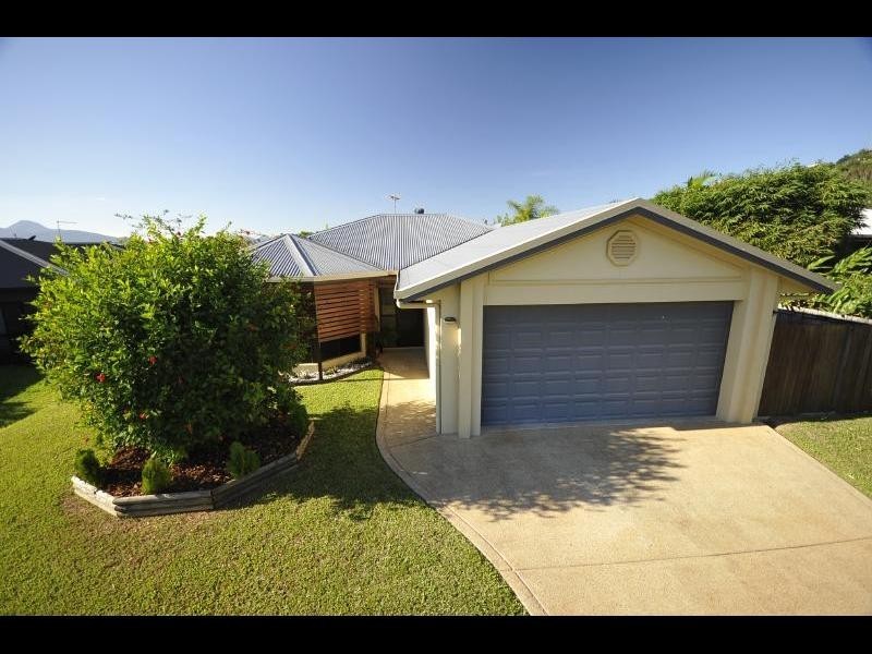 35 Bassett Street, Kanimbla QLD 4870