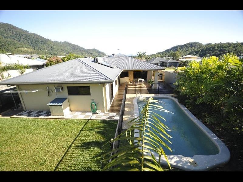 35 Bassett Street, Kanimbla QLD 4870