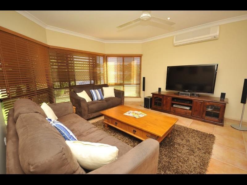 35 Bassett Street, Kanimbla QLD 4870