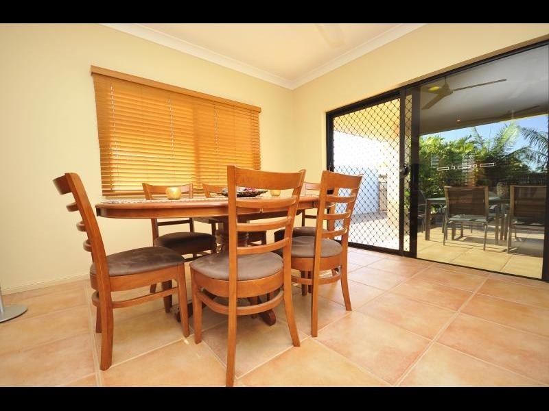 35 Bassett Street, Kanimbla QLD 4870