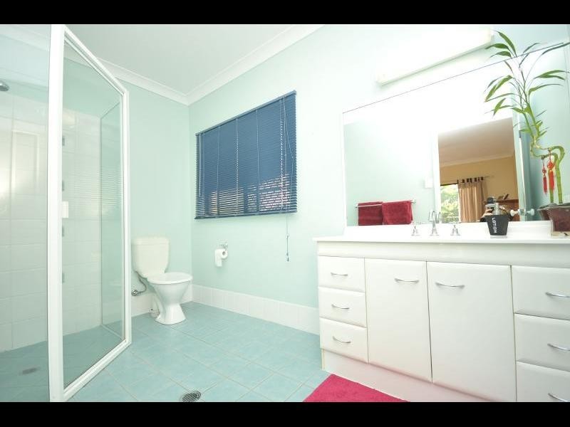 35 Bassett Street, Kanimbla QLD 4870