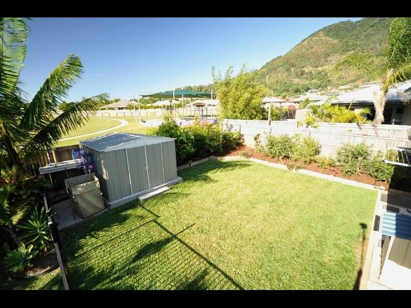 35 Bassett Street, Kanimbla QLD 4870