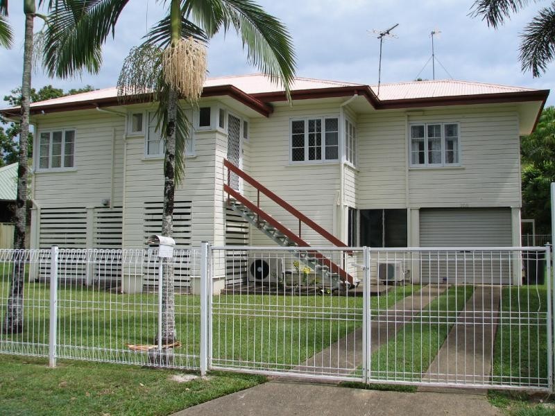 208 Woodward Street, Whitfield QLD 4870