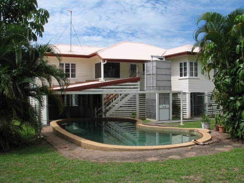 208 Woodward Street, Whitfield QLD 4870