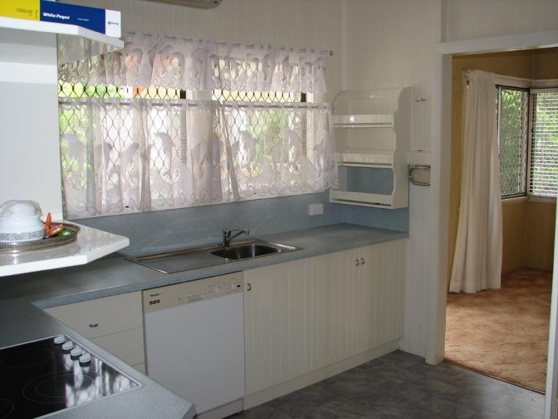 208 Woodward Street, Whitfield QLD 4870