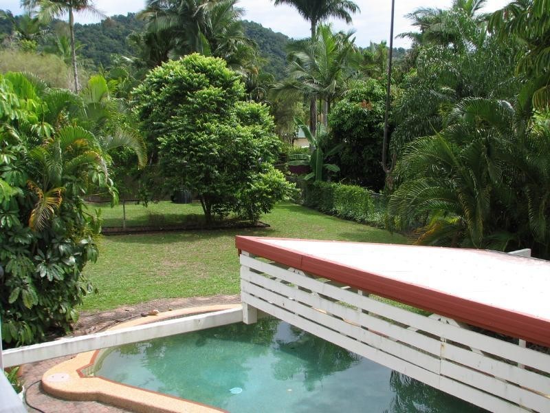 208 Woodward Street, Whitfield QLD 4870