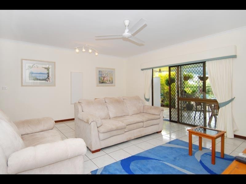 6 Redfern Place, Mooroobool QLD 4870