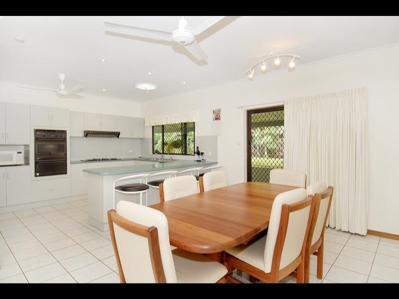 6 Redfern Place, Mooroobool QLD 4870