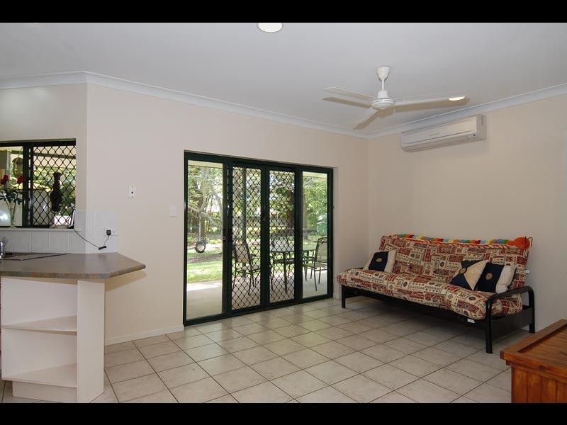 12 Raphis Close, Kamerunga QLD 4870