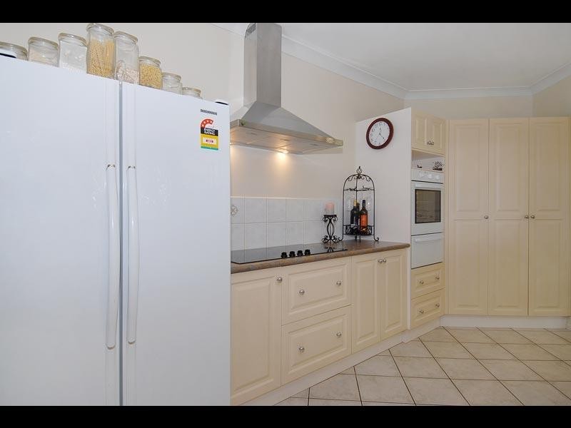 12 Raphis Close, Kamerunga QLD 4870