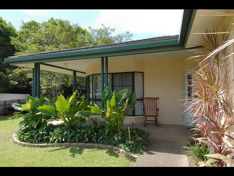 12 Raphis Close, Kamerunga QLD 4870