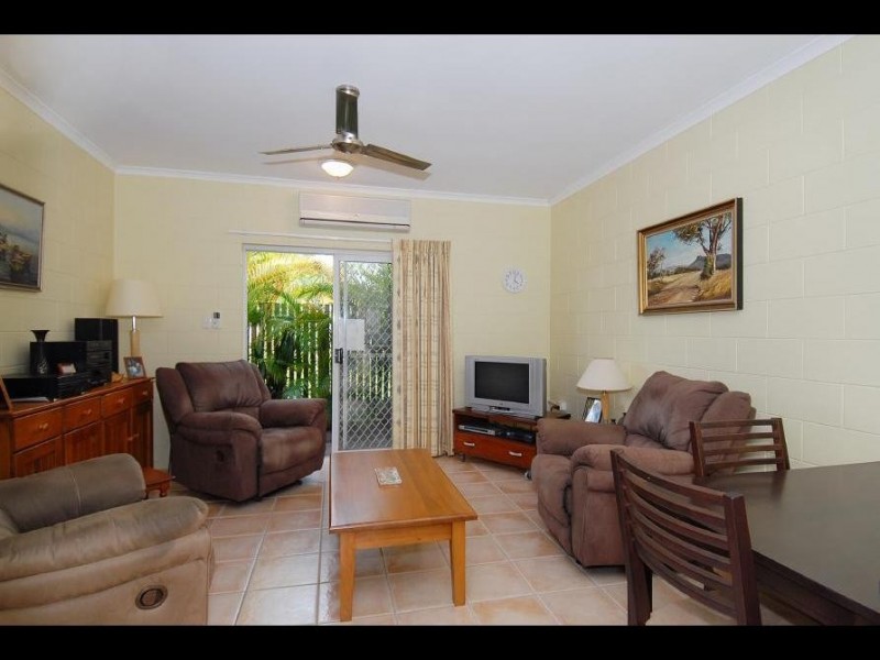 3/74 Swallow Street, Mooroobool QLD 4870
