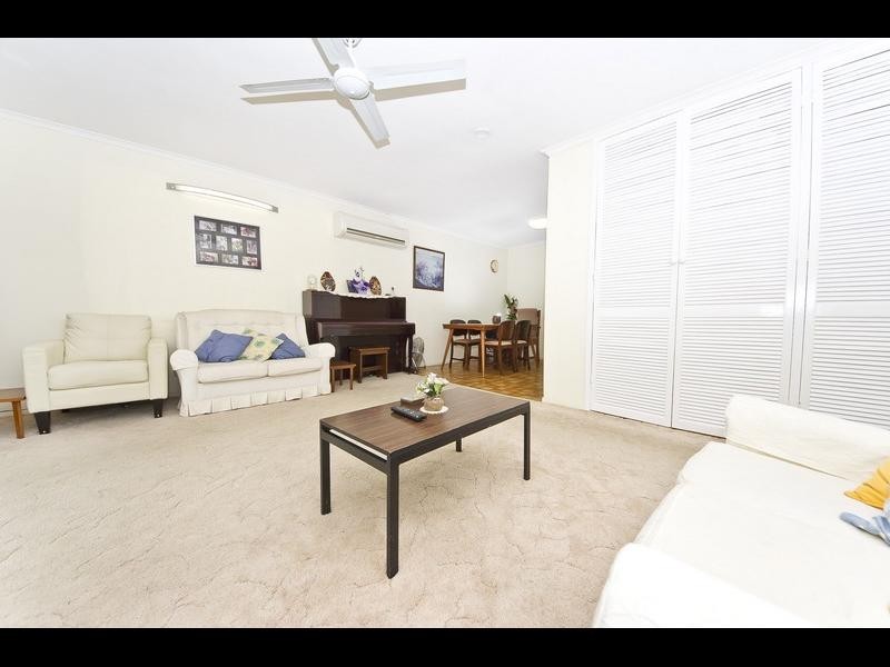 4 McGregor Street, Manoora QLD 4870