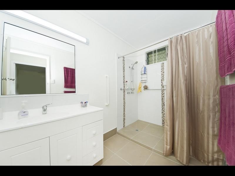 4 McGregor Street, Manoora QLD 4870