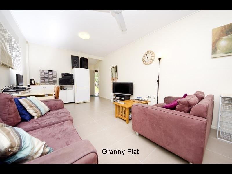 4 McGregor Street, Manoora QLD 4870