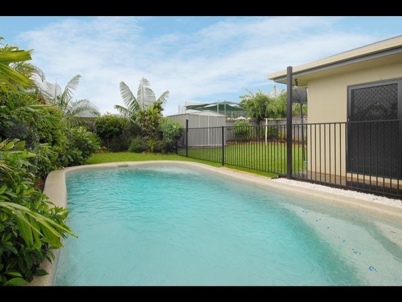 35  Bassett Street, Kanimbla QLD 4870