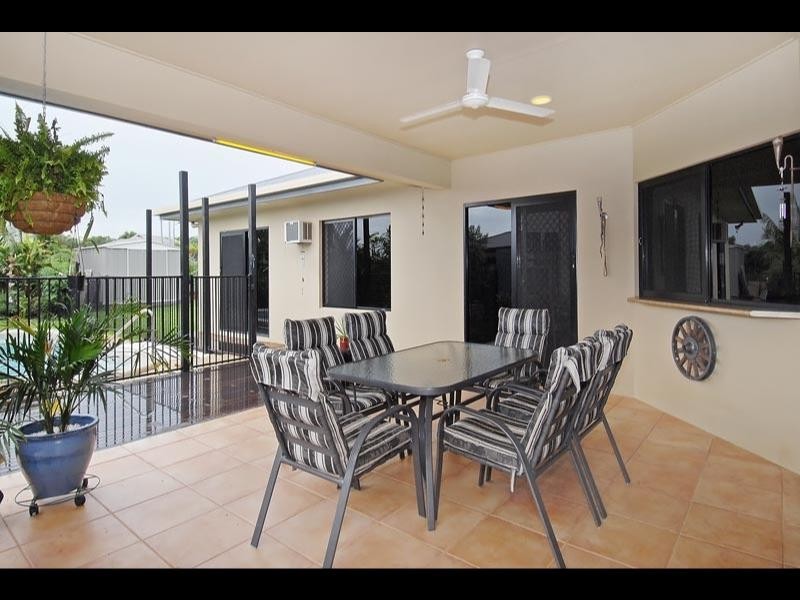 35  Bassett Street, Kanimbla QLD 4870