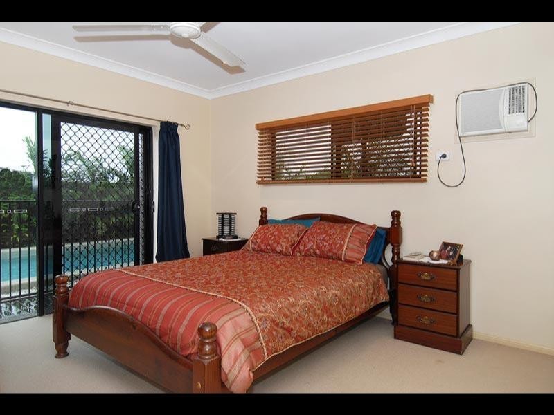 35  Bassett Street, Kanimbla QLD 4870